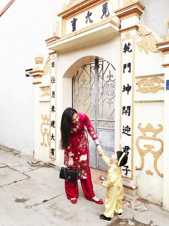 Hot girl - hot boy Việt: Trang Cherry vietsub hit Người lạ ơi! của Karik bằng 2 thứ giọng-3