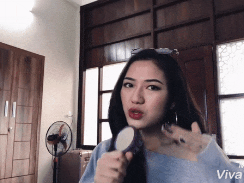 Hot girl - hot boy Việt: Trang Cherry vietsub hit 'Người lạ ơi!' của Karik bằng 2 thứ giọng