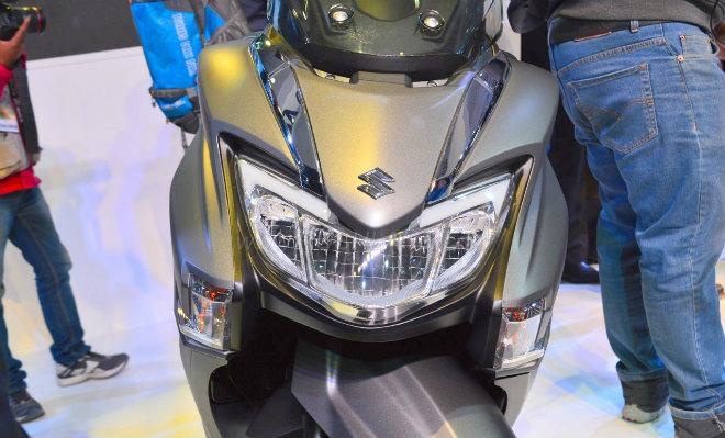 2018 Suzuki Burgman Street kình nhau với Yamaha NMAX-3