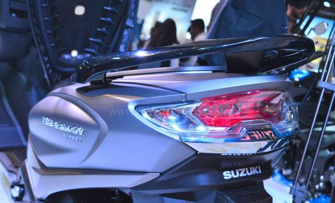 2018 Suzuki Burgman Street kình nhau với Yamaha NMAX-6