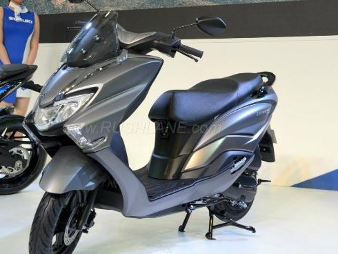 2018 Suzuki Burgman Street kình nhau với Yamaha NMAX