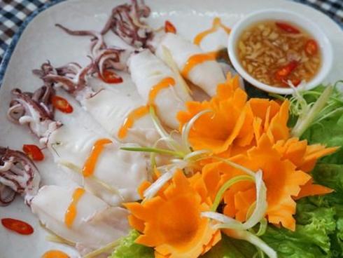 Mùng 4 Tết đi ăn bún ốc giải ngấy: Khách chấp nhận bị chặt chém vẫn ăn phải đồ ôi thiu-6