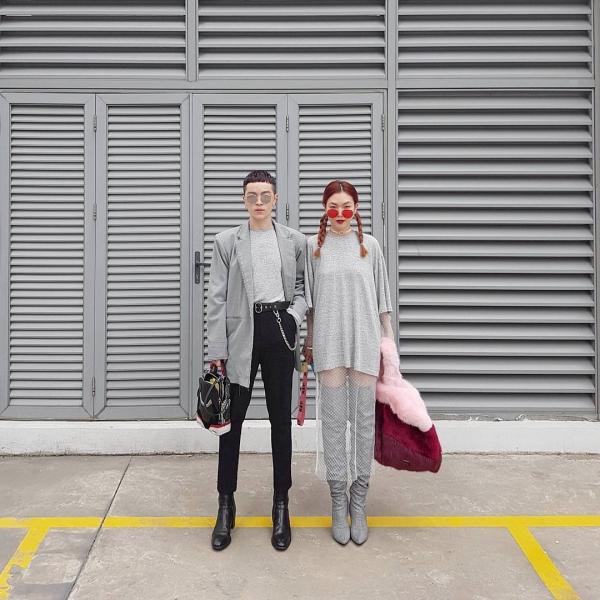 Mùng 3 Tết: Mỹ Tâm diện váy vàng nổi bật, đối lập dàn sao Việt mải mê với tông đen-14