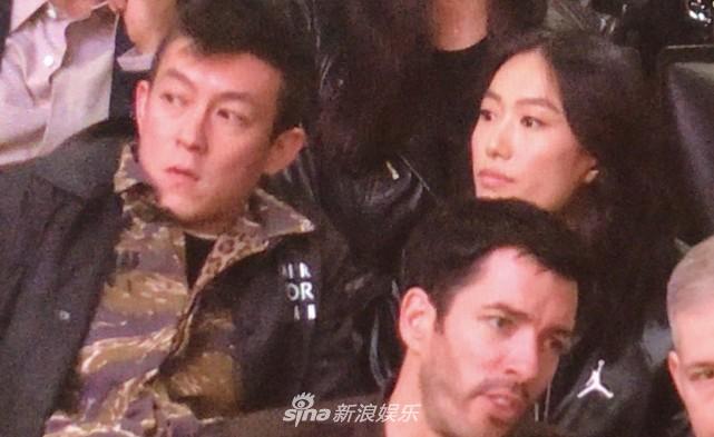 Tạm quên những hình ảnh lộng lẫy xa hoa, sao Hoa ngữ giản dị quây quần bên gia đình ngày đầu năm-13