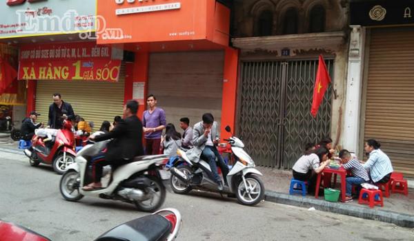 Mùng 4 Tết đi ăn bún ốc giải ngấy: Khách chấp nhận bị chặt chém vẫn ăn phải đồ ôi thiu-2