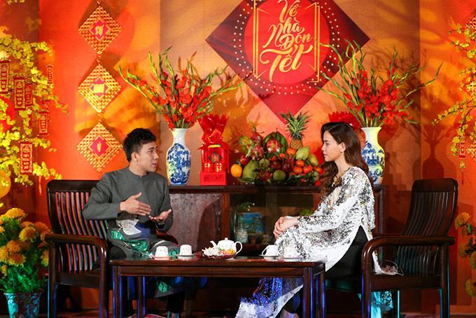 Mới đầu năm Hồ Ngọc Hà đã đụng hàng áo dài với Hoa hậu Kỳ Duyên-5