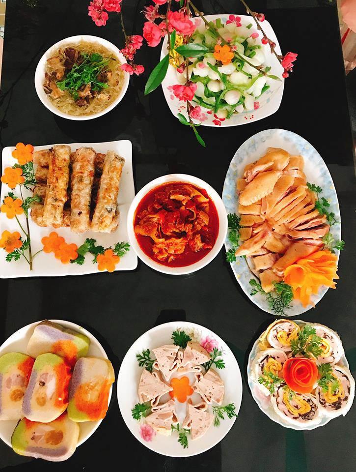 Chị em khoe các mâm cỗ Tết đẹp, kỳ công trên mạng xã hội-7