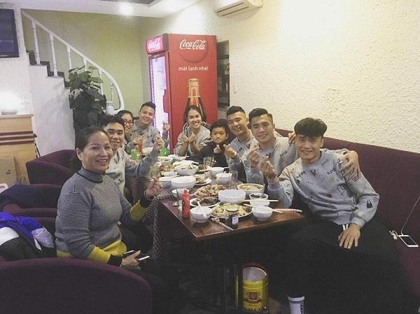 Tết của các tuyển thủ U23 Việt Nam: Mỗi bức ảnh hàng trăm nghìn lượt like-12