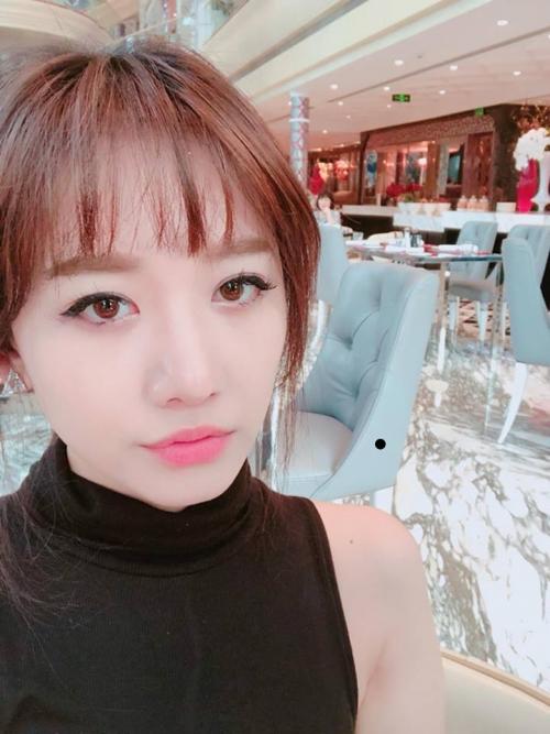 Bí quyết trang điểm ‘không tuổi’ của bà xã Trấn Thành ở đời thường và trên thảm đỏ-14