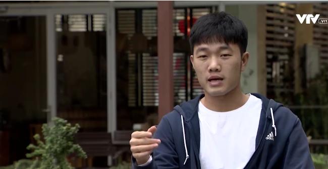 Tự sự ngày trở về của các cầu thủ U23 Việt Nam: Chỉ mong chiếc xe buýt đi mãi như thế!-14