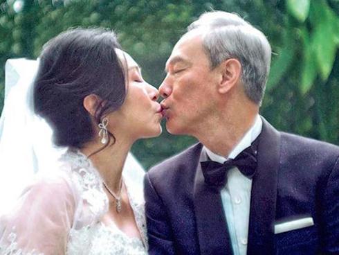 Tài tử 'Lộc đỉnh ký' rục rịch cưới vợ ở tuổi 63