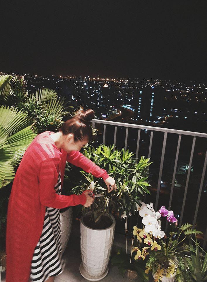 Tin sao Việt: Đông Nhi khoe ảnh giường chiếu ngày đầu năm-12