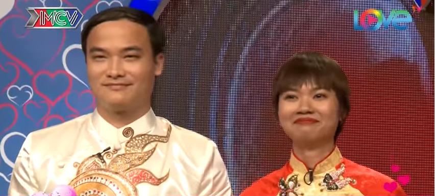 Chàng tên Sơn bán sơn hết hồn khi cô nàng siêu lầy lột tóc giả ngay trên sân khấu Bạn muốn hẹn hò-12