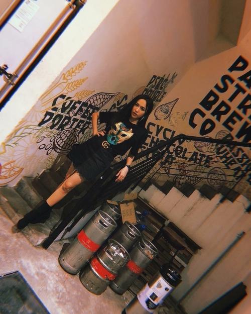 Lê Hà khoe vòng 3 to bất ngờ trước nghi vấn mang thai, Khánh Linh khoe vòng 1 dù body ‘trước sau như một’-10