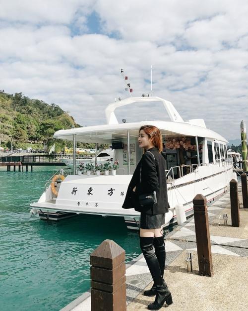 Lê Hà khoe vòng 3 to bất ngờ trước nghi vấn mang thai, Khánh Linh khoe vòng 1 dù body ‘trước sau như một’-5