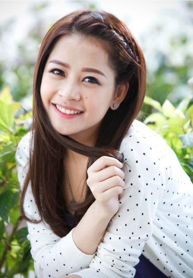 Đầu năm mới, Chi Pu khoe ảnh xinh lung linh nhưng nốt ruồi duyên quen thuộc lại đâu mất rồi-3