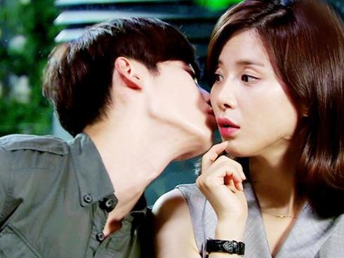 Đàn ông chăm hôn vợ trước khi đi làm sẽ sống thọ hơn tới 5 năm