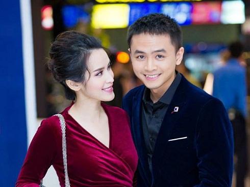 Sát ngày lâm bồn, Tú Vi vẫn xúng xính váy áo vác bụng bầu tình tứ bên chồng-15