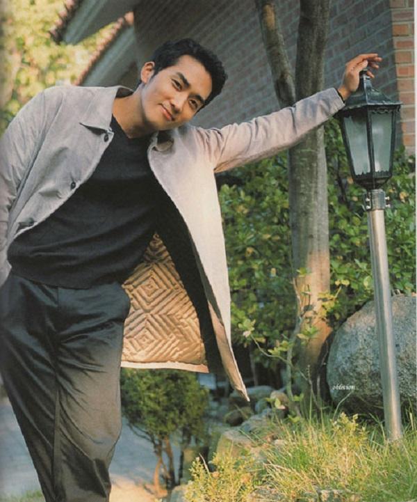 Tên tuổi tài tử họ Song trở nên quen thuộc với khán giả nhờ loạt phim như "Trái tim mùa thu", "Hương mùa hè",….