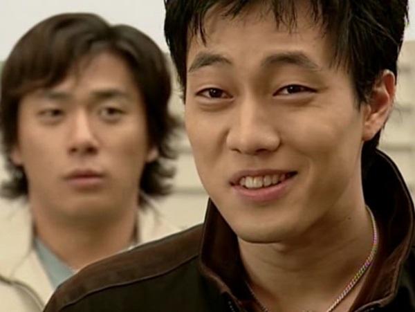 So Ji Sub được nhiều người biết đến qua vai diễn Park Chul Woong trong "Giày thủy tinh".