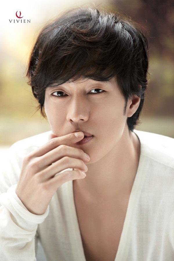 Sau hơn 20 năm hoạt động trong làng giải trí, dù đã ngoài 40 nhưng So Ji Sub vẫn luôn được các nhãn hàng quan tâm.