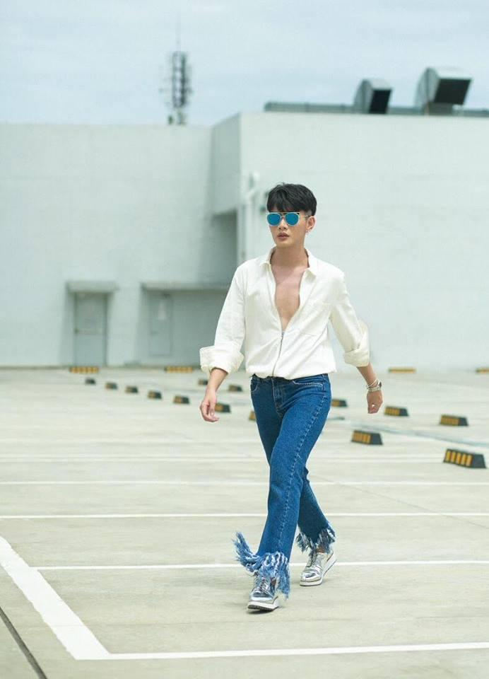 Bộ sưu tập những chiếc quần ống rộng bất tận khó hiểu của Đào Bá Lộc-7