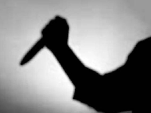 Mâu thuẫn tối mùng 5 Tết, vợ cầm dao đâm vào ngực khiến chồng trọng thương-1