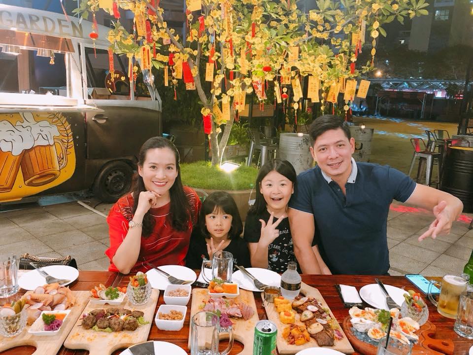 Tin sao Việt: Hari Won than vãn sau khi bao trai lạ đi xem phim-5