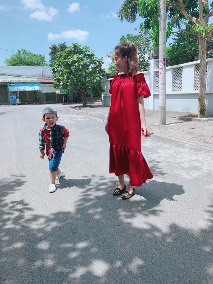 Tin sao Việt: Hari Won than vãn sau khi bao trai lạ đi xem phim-4