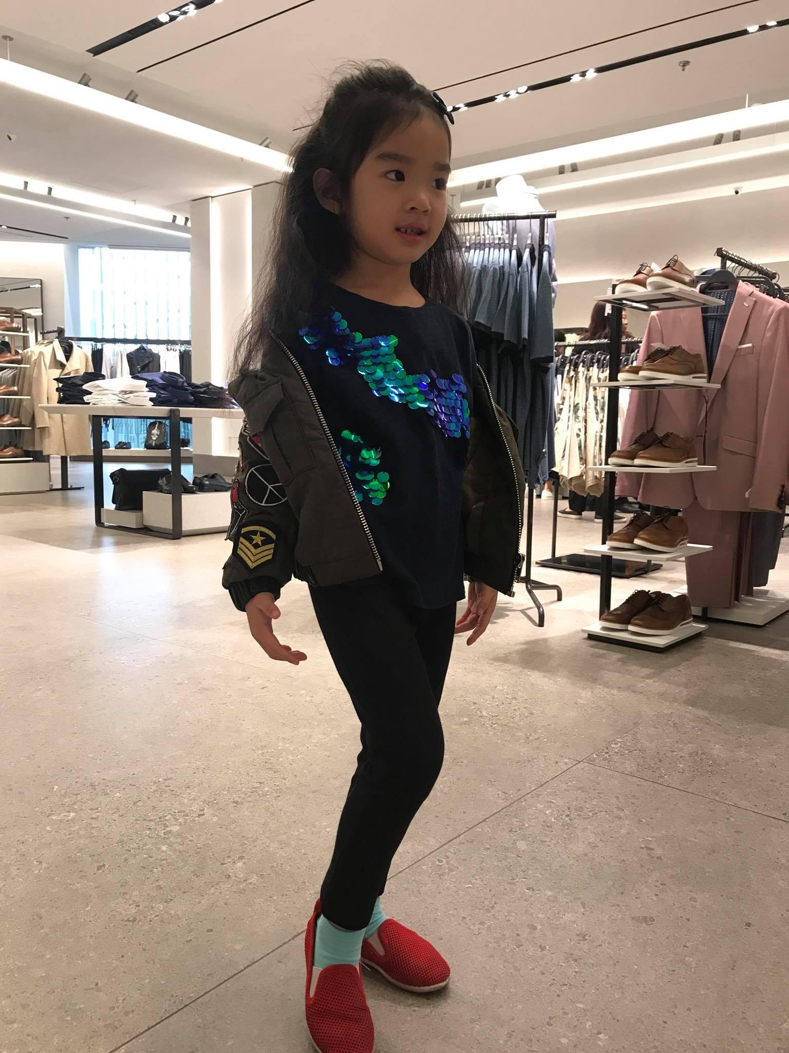 Mới 5 tuổi, bé Thỏ nhà siêu mẫu Xuân Lan đã bộc lộ tố chất người mẫu-3