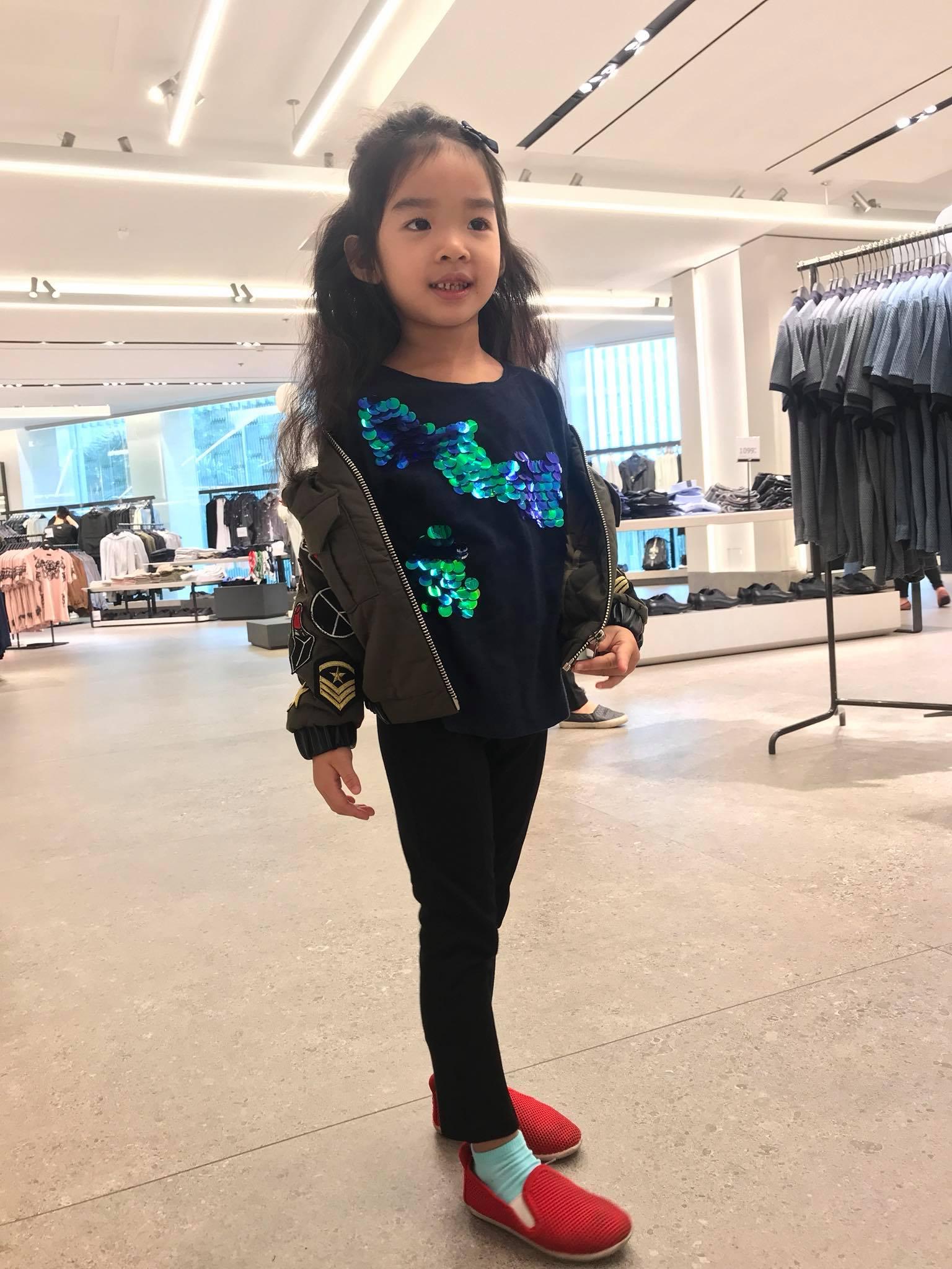 Mới 5 tuổi, bé Thỏ nhà siêu mẫu Xuân Lan đã bộc lộ tố chất người mẫu-4