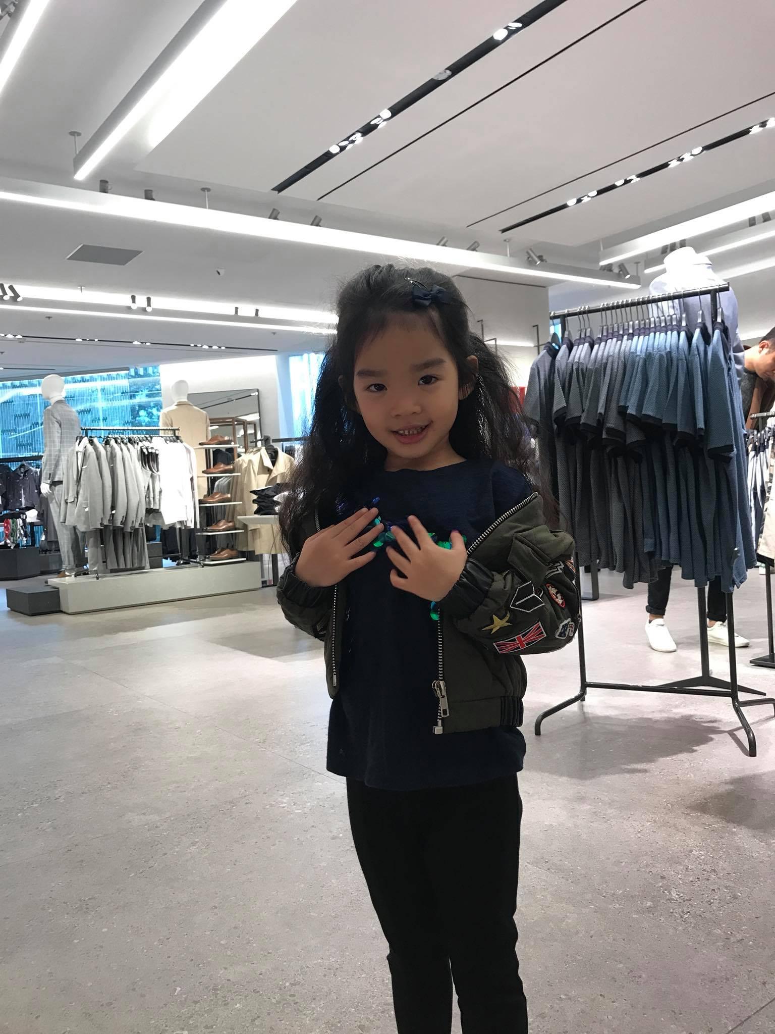 Mới 5 tuổi, bé Thỏ nhà siêu mẫu Xuân Lan đã bộc lộ tố chất người mẫu-1