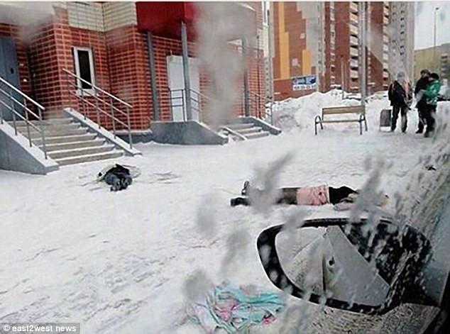 Hai chị em nhảy lầu tự tử cùng lúc vì trào lưu Cá voi xanh?-2