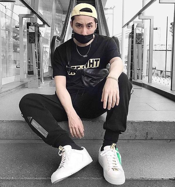 Chất phát ngất với muôn kiểu diện đồ của sao Việt khi xuất ngoại đầu năm-7