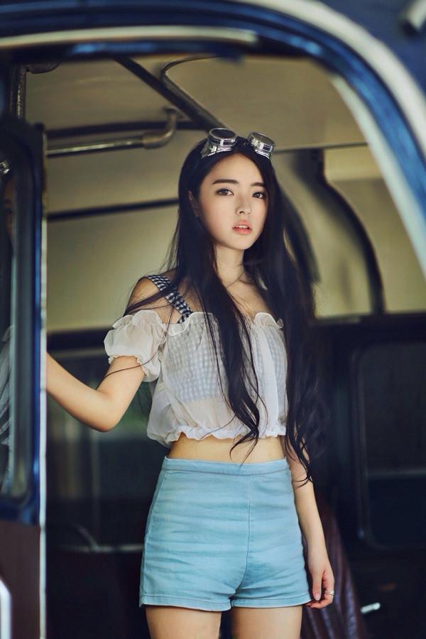 7 hot girl sinh năm 1994 nổi tiếng trên mạng xã hội Trung Quốc-7