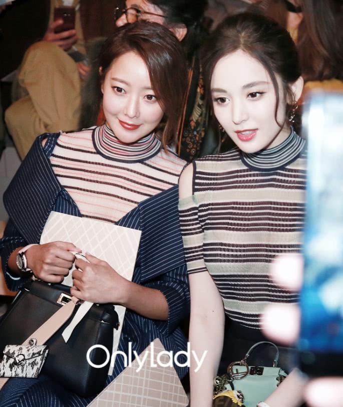 Hơn đàn em 15 tuổi, Kim Hee Sun áp đảo Cổ Lực Na Trát bởi vẻ đẹp không tuổi-1