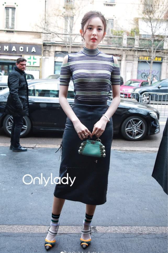 Hơn đàn em 15 tuổi, Kim Hee Sun áp đảo Cổ Lực Na Trát bởi vẻ đẹp không tuổi-2