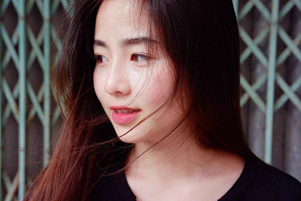 Hot girl - hot boy Việt: Khánh Vy tiết lộ bí mật về clip cover bằng tiếng Anh 6 năm trước-6