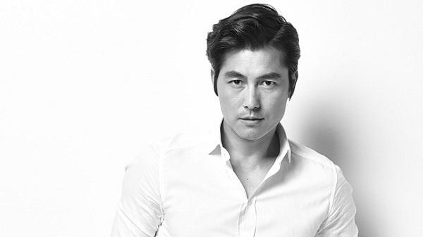Ngoài ra, Woo Sung cũng được nhiều nhãn hàng tên tuổi để mắt tới và ký nhiều hợp đồng béo bở.
