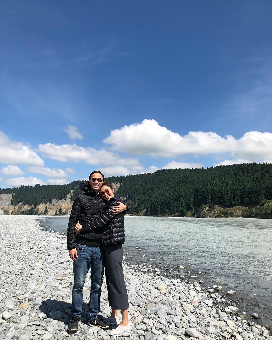 Tin sao Việt: Tăng Thanh Hà hạnh phúc trong vòng tay ông xã xuất ngoại du xuân-1