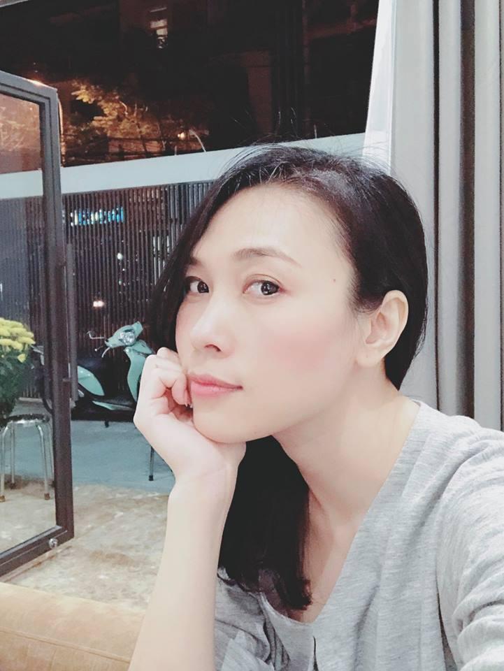 Tin sao Việt: Tăng Thanh Hà hạnh phúc trong vòng tay ông xã xuất ngoại du xuân-9