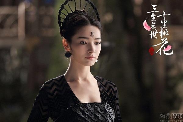 Địch Lệ Nhiệt Ba và Đại Tư: So tài đọ sắc 2 gà cưng của Dương Mịch-13