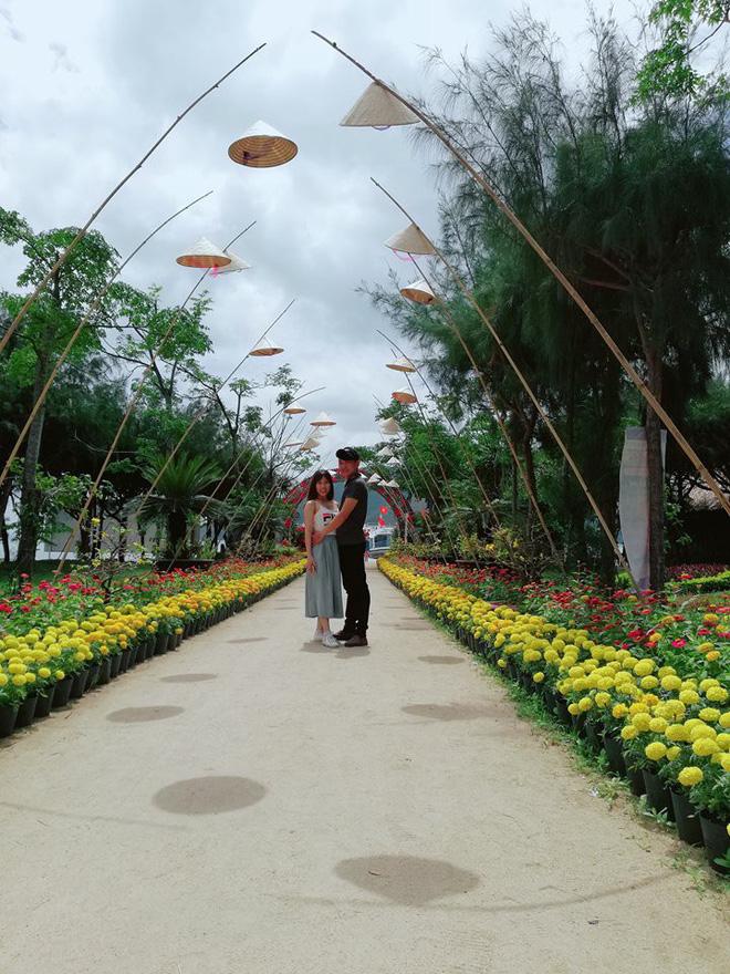 Gái ế trong hội bạn thân bị dân mạng thương xót vì sinh nhật mình mà phải làm chân osin phục vụ các cặp diễn cảnh hạnh phúc-5