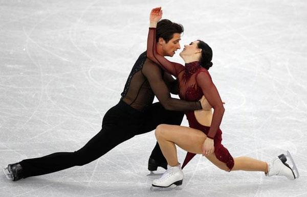 Cặp đôi vô địch trượt băng Olympic bị nghi yêu nhau vì biểu diễn quá tình-1