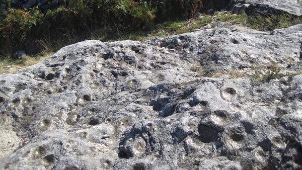 Tảng đá sinh con bí ẩn ở Bồ Đào Nha-1