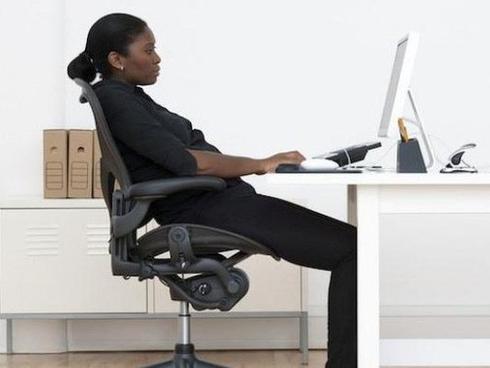 Ngồi quá lâu, nguy cơ mắc tới 9 loại ung thư này