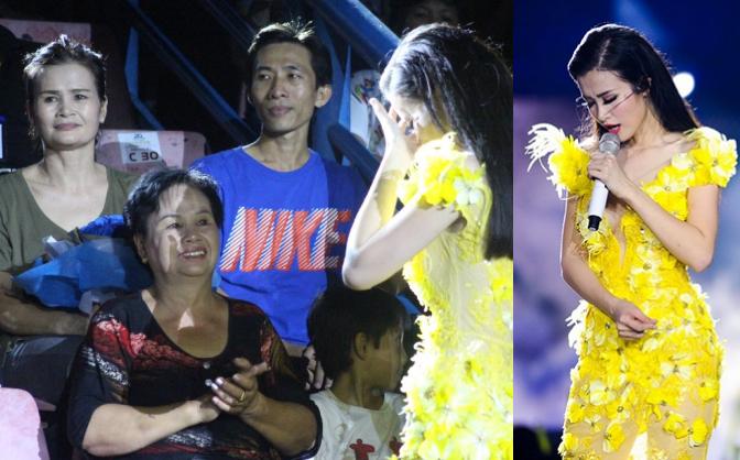 Những khoảnh khắc sao Việt không giấu được cảm xúc, bật khóc khi hát trên sân khấu-3