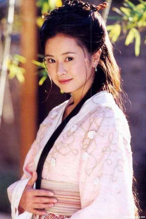 Bất ngờ với nhan sắc ở tuổi 43 của ni cô đẹp nhất màn ảnh Hoa ngữ-5