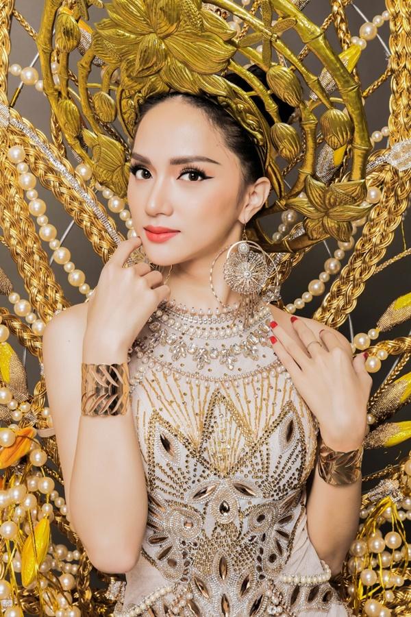 Cận cảnh bộ trang phục dân tộc nặng 55 kg của Hương Giang tại Hoa hậu Chuyển giới Thế giới-6