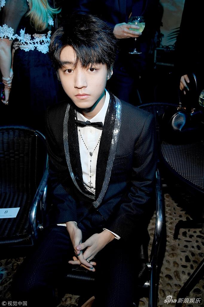 Địch Lệ Nhiệt Ba đẹp hút hồn, sánh đôi bên hoàng tử nhỏ Vương Tuấn Khải-12